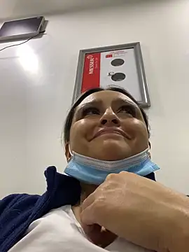 Keittly  online show from December 5, 2025, 2:53 am