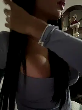 Lolitacooper online show from December 3, 2025, 1:35 am