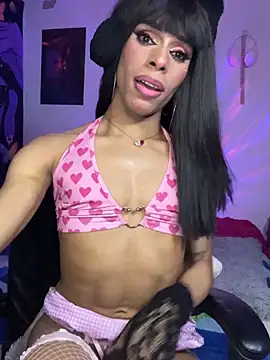 Snapshot of Diana_2003 chatting on October 26, 2025, 5:19 pm Diana 2003 online show from October 26, 2025, 5:19 pm