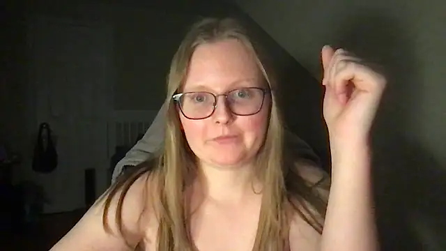 Snapshot of lexie_lilacs chatting on February 14, 2025, 3:22 am lexie lilacs online show from February 14, 2025, 3:22 am