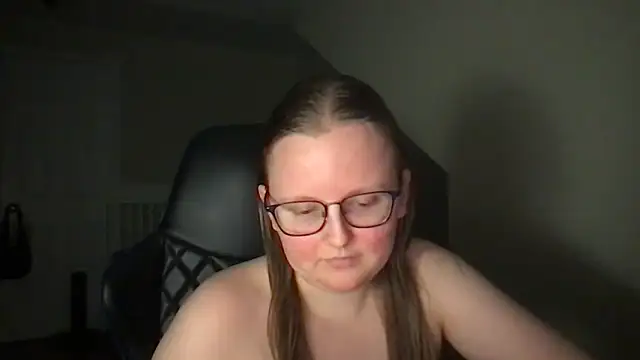 Snapshot of lexie_lilacs chatting on February 18, 2025, 3:42 am lexie lilacs online show from February 18, 2025, 3:42 am