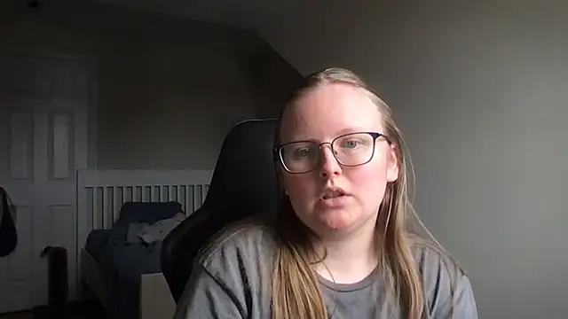 Snapshot of lexie_lilacs chatting on February 27, 2025, 9:36 pm lexie lilacs online show from February 27, 2025, 9:36 pm