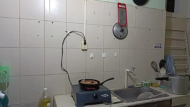 luxandracon23 online show from March 19, 2025, 4:02 pm