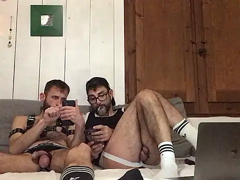 Snapshot of trebord77 chatting on December 21, 2024, 7:56 am trebord77 online show from December 21, 2024, 7:56 am