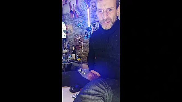 Snapshot of Gilgamesch1704 chatting on November 30, 2025, 7:51 pm Gilgamesch1704 online show from November 30, 2025, 7:51 pm