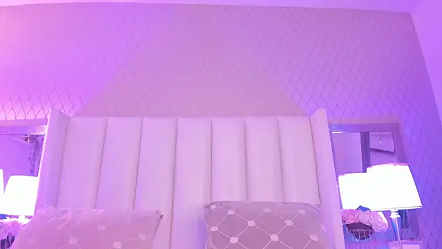 SophiaSmiiths  online show from December 13, 2025, 8:58 pm