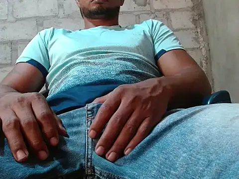 fernandez latinblackk online show from October 28, 2025, 8:33 pm