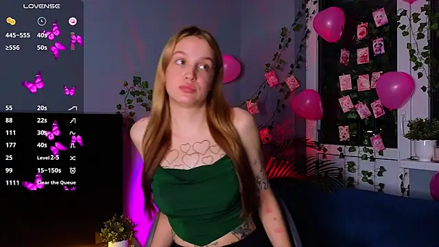 Snapshot of Sweet_Evva chatting on February 10, 2025, 4:47 pm Sweet Evva online show from February 10, 2025, 4:47 pm