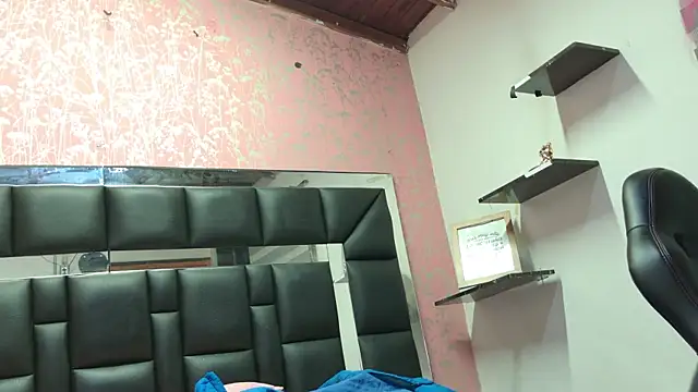 Snapshot of Sofia_martiin chatting on October 2, 2025, 3:02 am Sofia martiin online show from October 2, 2025, 3:02 am
