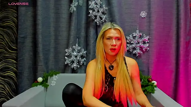 Luna  Lewis online show from December 30, 2024, 8:32 am