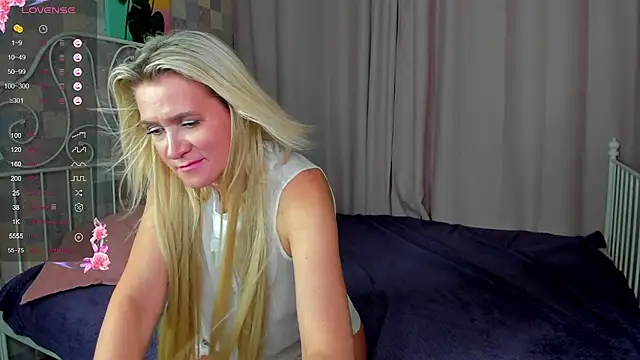 Luna  Lewis online show from March 21, 2025, 11:33 am