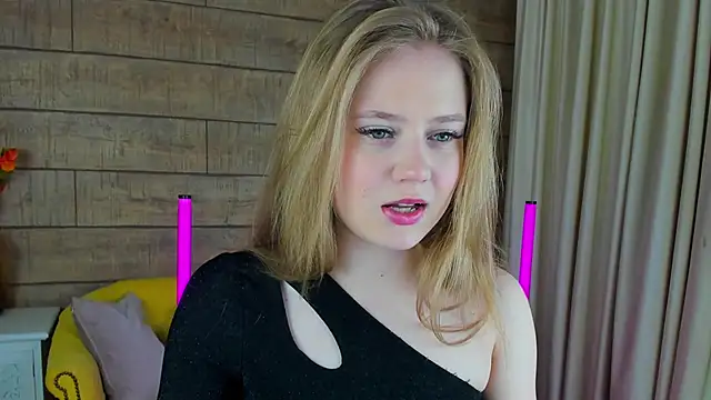 SelinSwarovski online show from February 24, 2025, 7:41 pm