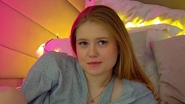 SelinSwarovski online show from March 3, 2025, 11:14 pm