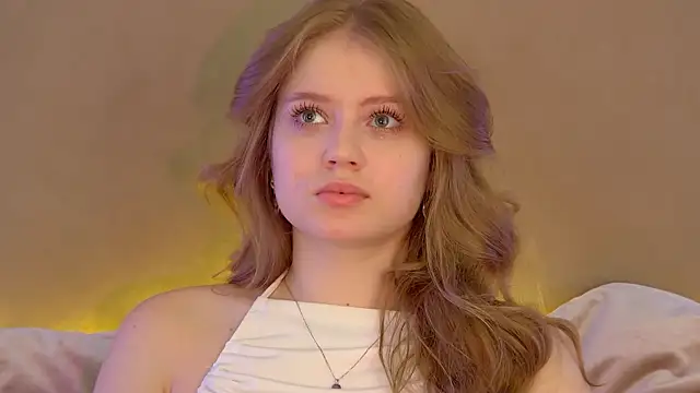 SelinSwarovski online show from September 20, 2025, 4:08 pm