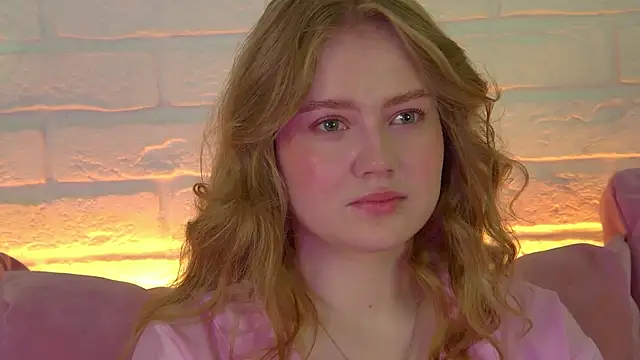 SelinSwarovski online show from November 6, 2025, 6:09 pm