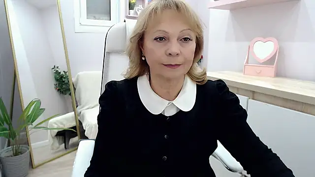 Milla Cutie18 online show from March 3, 2025, 5:42 am