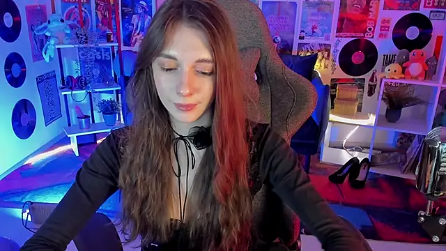 Snapshot of AveAngela chatting on December 14, 2024, 9:35 pm AveAngela online show from December 14, 2024, 9:35 pm