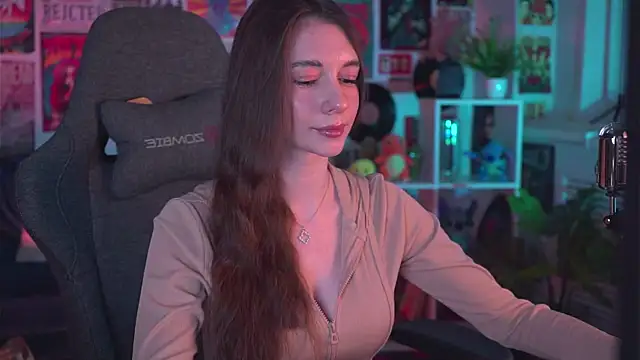 Snapshot of AveAngela chatting on December 18, 2024, 6:43 am AveAngela online show from December 18, 2024, 6:43 am