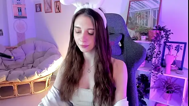 Snapshot of AveAngela chatting on December 22, 2024, 9:22 am AveAngela online show from December 22, 2024, 9:22 am