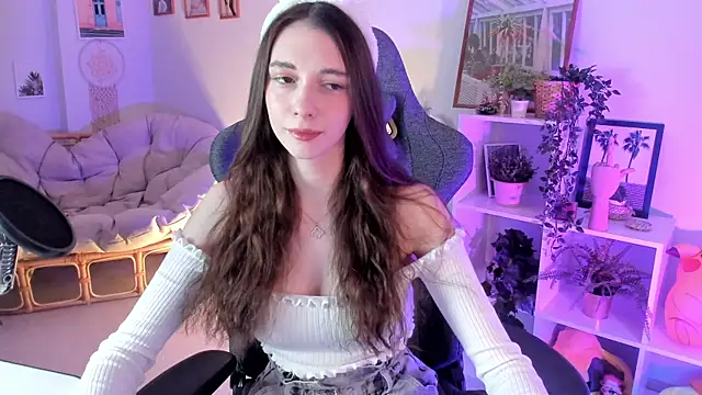 Snapshot of AveAngela chatting on December 23, 2024, 3:29 am AveAngela online show from December 23, 2024, 3:29 am