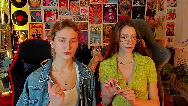 Snapshot of AveAngela chatting on January 10, 2025, 11:18 pm AveAngela online show from January 10, 2025, 11:18 pm