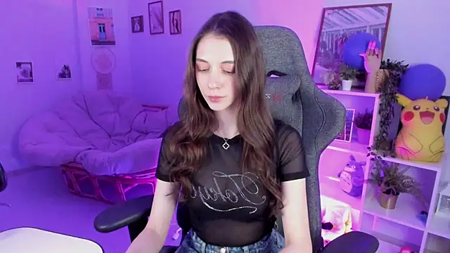 Snapshot of AveAngela chatting on February 5, 2025, 8:25 pm AveAngela online show from February 5, 2025, 8:25 pm