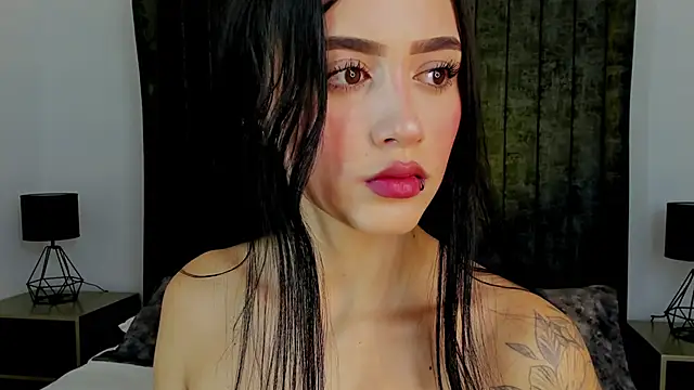 NataGarcia online show from December 16, 2024, 2:38 pm