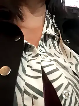 Snapshot of celeste-30_ chatting on February 13, 2025, 11:37 pm celeste-30 online show from February 13, 2025, 11:37 pm