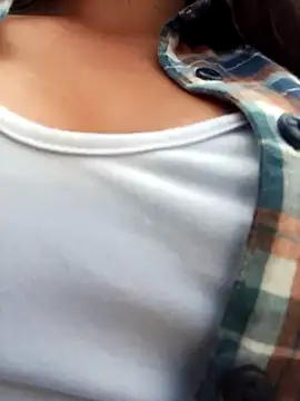 Snapshot of celeste-30_ chatting on February 23, 2025, 8:22 pm celeste-30 online show from February 23, 2025, 8:22 pm