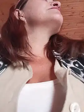 Snapshot of celeste-30_ chatting on October 1, 2025, 2:45 pm celeste-30 online show from October 1, 2025, 2:45 pm