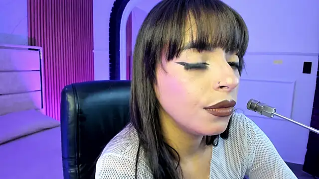 Snapshot of MiiaaMoonroee chatting on November 27, 2025, 9:06 pm MiiaaMoonroee online show from November 27, 2025, 9:06 pm