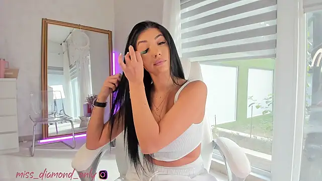 missdiamond  online show from September 27, 2025, 7:24 am