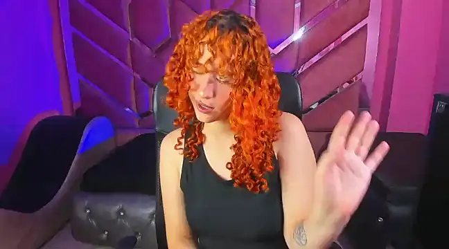 Snapshot of Nami_Curls chatting on February 20, 2025, 1:19 pm Nami Curls online show from February 20, 2025, 1:19 pm