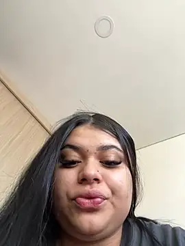 Snapshot of alissonfernandez_ chatting on January 13, 2025, 12:56 pm alissonfernandez online show from January 13, 2025, 12:56 pm