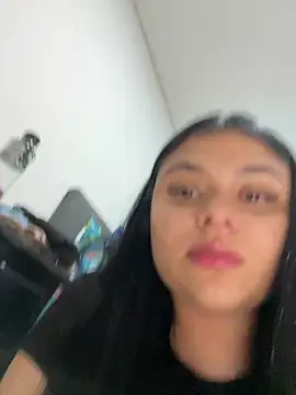 Snapshot of alissonfernandez_ chatting on February 6, 2025, 12:43 am alissonfernandez online show from February 6, 2025, 12:43 am