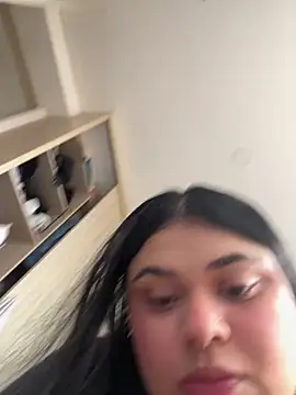 Snapshot of alissonfernandez_ chatting on February 12, 2025, 12:33 pm alissonfernandez online show from February 12, 2025, 12:33 pm