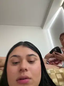 Snapshot of alissonfernandez_ chatting on February 15, 2025, 5:07 pm alissonfernandez online show from February 15, 2025, 5:07 pm