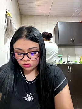 Snapshot of alissonfernandez_ chatting on September 13, 2025, 6:40 pm alissonfernandez online show from September 13, 2025, 6:40 pm