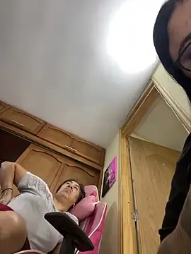 Snapshot of alissonfernandez_ chatting on October 31, 2025, 12:44 am alissonfernandez online show from October 31, 2025, 12:44 am