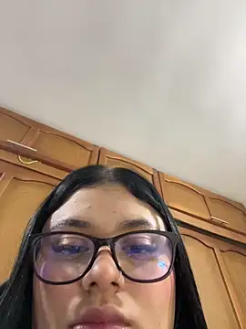 Snapshot of alissonfernandez_ chatting on November 2, 2025, 12:35 am alissonfernandez online show from November 2, 2025, 12:35 am