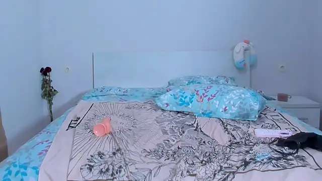 Snapshot of Shadow_Strik chatting on December 18, 2024, 3:55 pm Shadow Strik online show from December 18, 2024, 3:55 pm