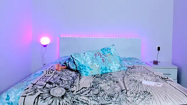 Snapshot of Shadow_Strik chatting on January 6, 2025, 4:13 pm Shadow Strik online show from January 6, 2025, 4:13 pm