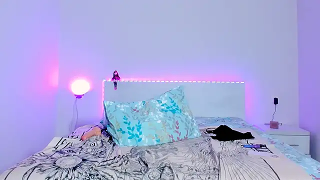 Snapshot of Shadow_Strik chatting on January 10, 2025, 8:15 pm Shadow Strik online show from January 10, 2025, 8:15 pm