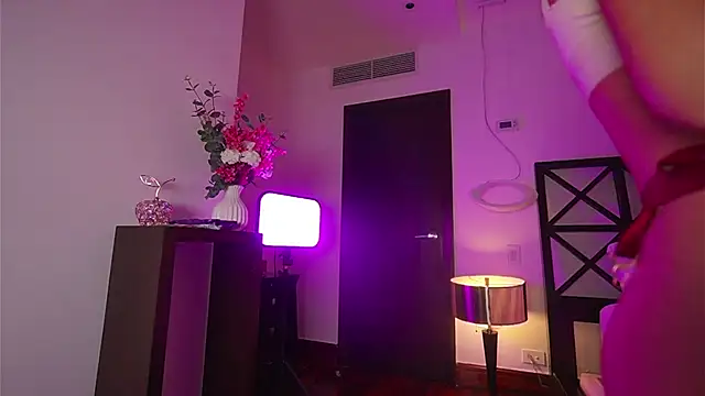 LunaMystyque online show from September 11, 2025, 8:09 pm