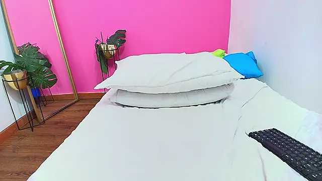 Snapshot of hornybarelylegalgirl chatting on January 9, 2025, 9:58 pm hornybarelylegalgirl online show from January 9, 2025, 9:58 pm