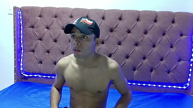 smiths couple online show from January 18, 2025, 1:30 am