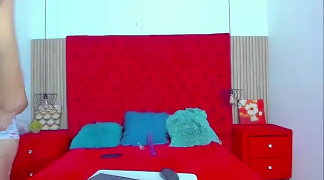 Snapshot of AmeliaANDEmily chatting on December 13, 2024, 6:59 pm AmeliaANDEmily online show from December 13, 2024, 6:59 pm