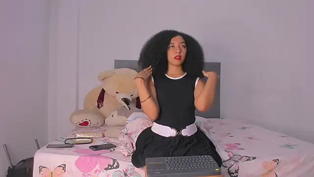 NAHOMI MILLER online show from January 17, 2025, 5:11 am