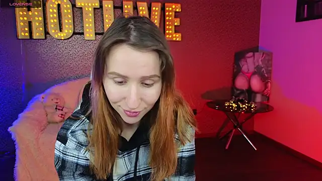 Snapshot of AliceBYKiss chatting on December 9, 2024, 12:19 pm AliceBYKiss online show from December 9, 2024, 12:19 pm