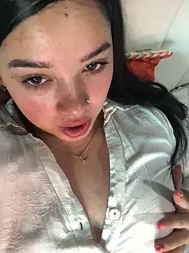 Snapshot of Julieta_333 chatting on September 13, 2025, 3:45 pm Julieta 333 online show from September 13, 2025, 3:45 pm